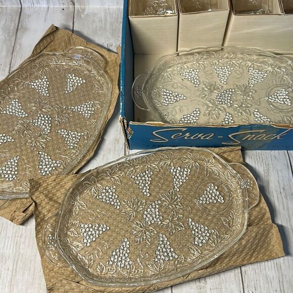 Vintage Anchor Hocking Serva Snack 7 Piece Set 600/76 Oval Grapes (FJ) MISSING - Picture 5 of 6